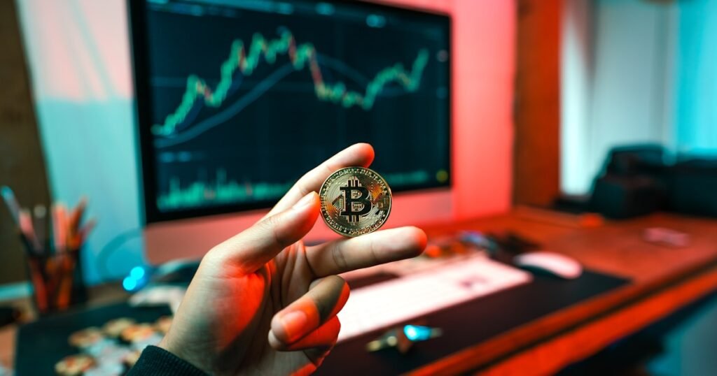 Charles Schwab Lanza Trading de Criptomonedas al Contado: Lo Que Significa para LATAM